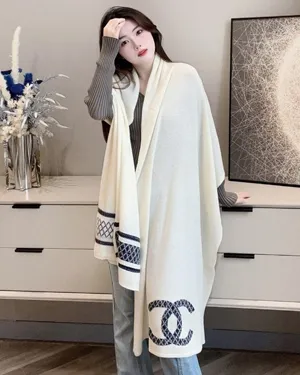 シャネル「CCロゴ」オフホワイト カシミヤ スカーフ 205 x 70cm（Chanel0079）