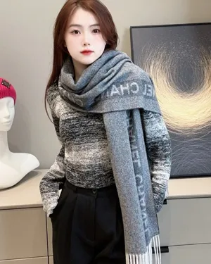 シャネル「クラシック ロゴ」グレー カシミヤ マフラー 190 x 45cm（Chanel0083）