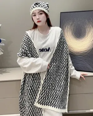 シャネル「スキー コレクション」ブラック＆ホワイト ダイヤモンド キルティング カシミアスカーフ セット 195 x 35cm（Chanel0091）