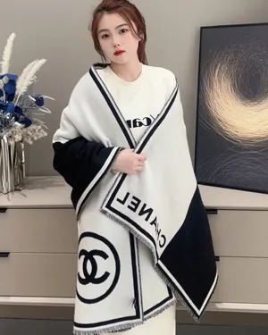 シャネル「CCロゴ」ブラック/ホワイト カラーブロック ラージ カシミア ショール 190 x 70cm（Chanel0093）