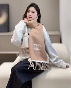 シャネル「CCロゴ」キャメル/ホワイト ウールマフラー 185 x 34cm（Chanel0119）