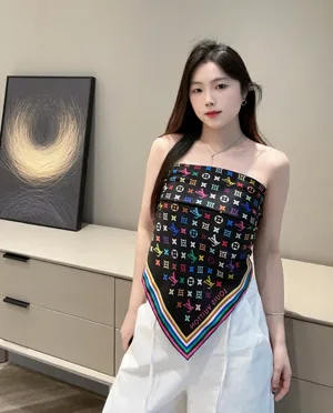 ルイヴィトン「LV x TM モノグラムマルチカラー スクエア90」ブラック シルクスカーフ 90×90cm（M96095）
