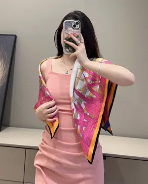 ルイヴィトン「エンチャンテッドフォレスト」ローズピンク シルク スクエアスカーフ 90×90cm（M78409）
