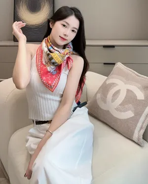 ルイヴィトン「フロムザクラウドスクエア90」レッド シルクスカーフ 90×90cm（M96867）